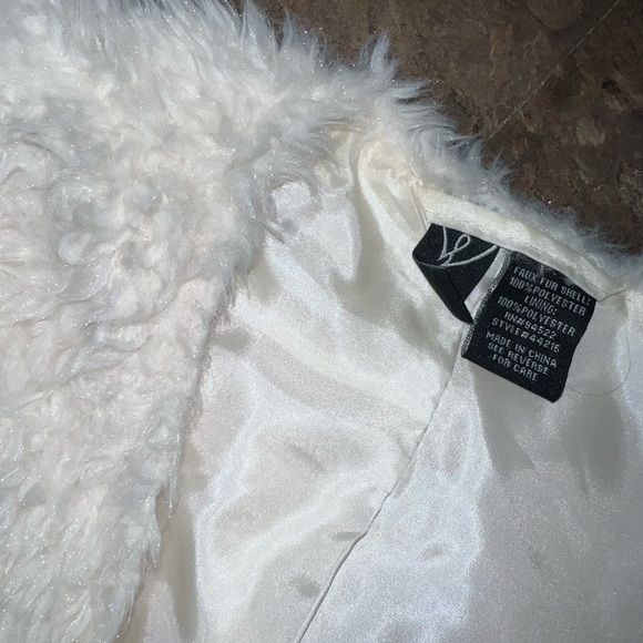 White Teddy Vest - Picture 2 of 2